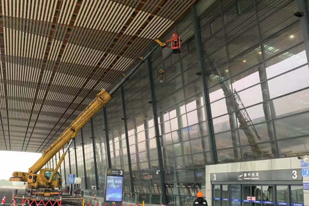 广州玻璃幕墙维护和保养